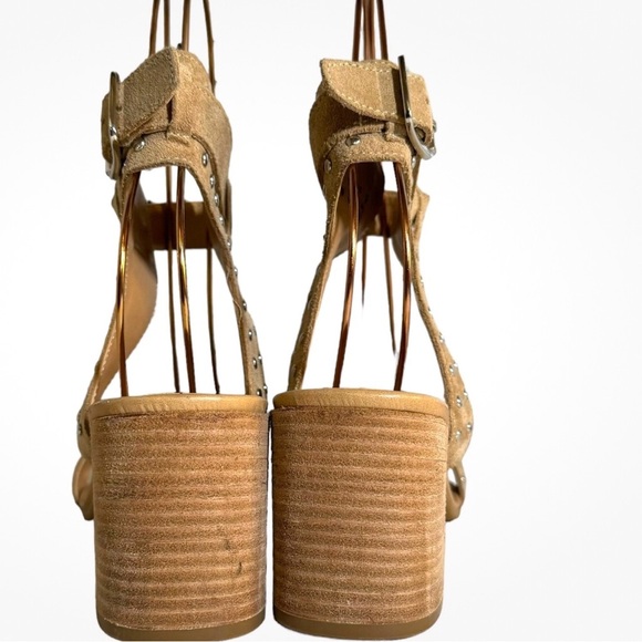 Barbara Barbieri Tan Block Heel Shoes with Perforated Straps 9 - Picture 6 of 8